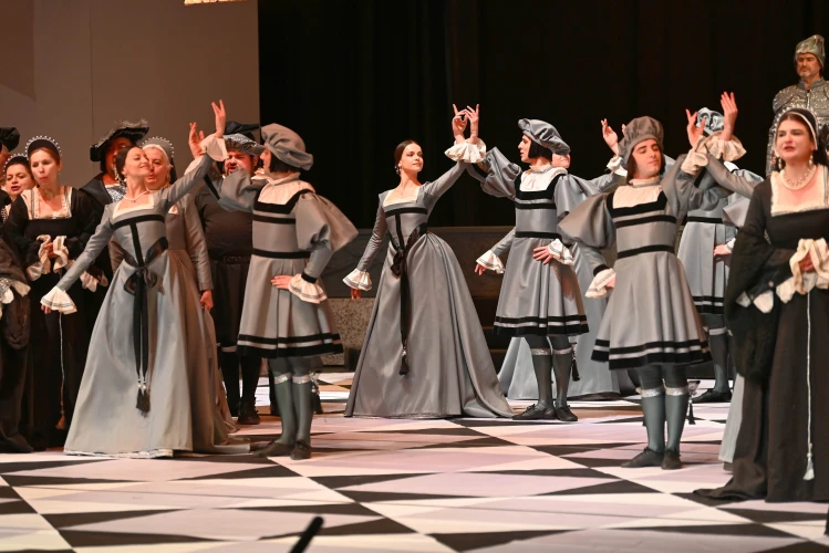 Операта "Ернани"  - постановка на Държавна опера - Русе